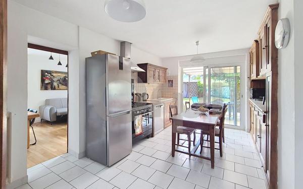 Maison à vendre    3 pièces •  Le Lardin-Saint-Lazare