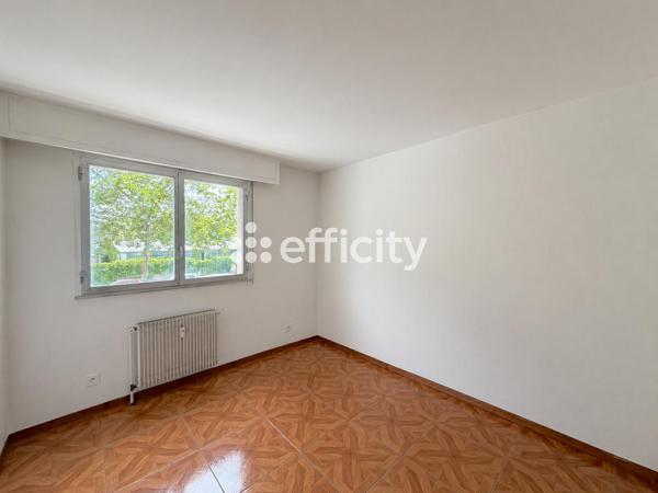 Appartement
         2 pièces
        - 40 m² Exclusivité 150 000 € *