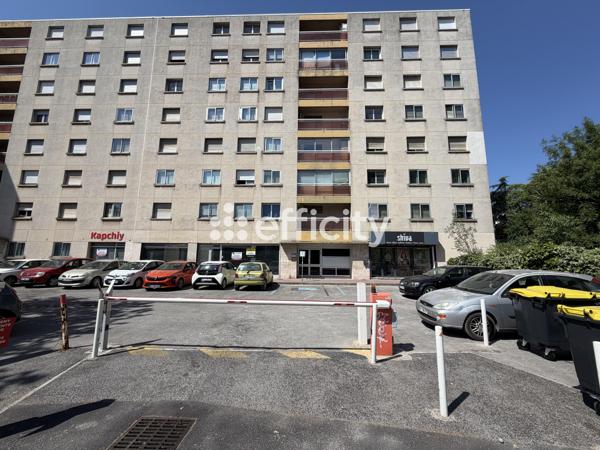 Appartement
         2 pièces
        - 40 m² Exclusivité 150 000 € *