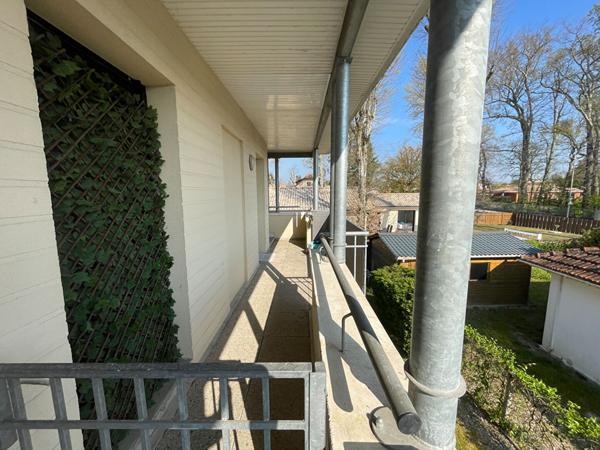 33170 GRADIGNAN- Appartement 2 pièce(s) 42.85 m²  + 2 parkings à vendre