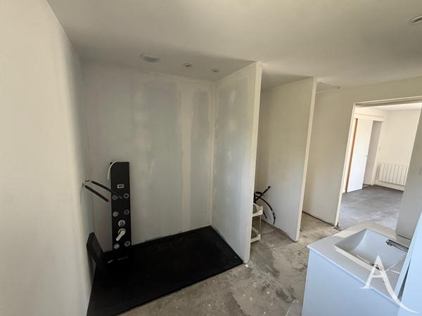 Maison de 143m2 habitables de plain pied 4 chambres 36500 VENDOEUVRES