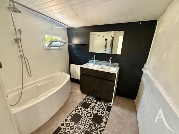 Maison de 143m2 habitables de plain pied 4 chambres 36500 VENDOEUVRES