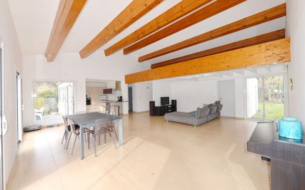 Maison à vendre    4 pièces • 148,62 m2 Châteauneuf-Grasse