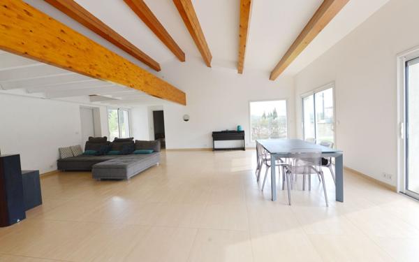 Maison à vendre    4 pièces • 148,62 m2 Châteauneuf-Grasse