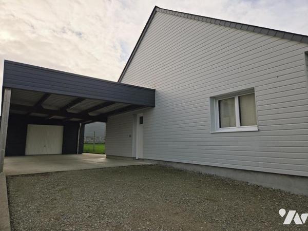 Maison récente (2017) - plain pied - trois chambres - avec jardin et dépendance.