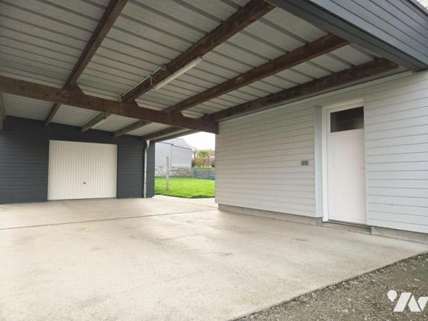 Maison récente (2017) - plain pied - trois chambres - avec jardin et dépendance.