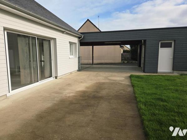 Maison récente (2017) - plain pied - trois chambres - avec jardin et dépendance.