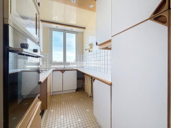 Silly Gallieni - Appartement 3 pièces 80m², lumineux avec balcon, cave et parking.