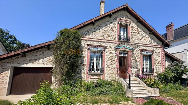 Vente
                Maison120 m² - 6 Pièces -
                    GRISY SUISNES (77166)