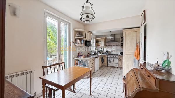 Vente
                Maison120 m² - 6 Pièces -
                    GRISY SUISNES (77166)