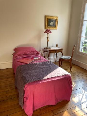 Maison de caractère en bord de Seine - ANDRÉSY - 240 m²- 8 pièces Loyer 3 800 €/mois **  - Référence  18095