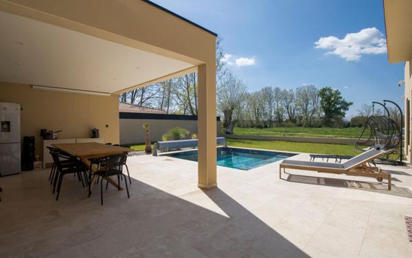 Maison à vendre    5 pièces •  Morières-lès-Avignon