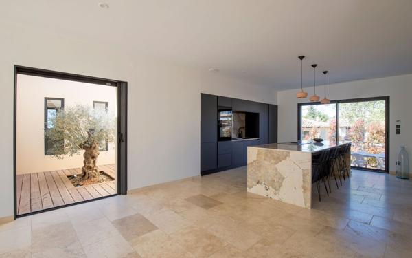 Maison à vendre    5 pièces •  Morières-lès-Avignon