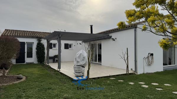 PUILBOREAU MAISON PLAIN PIED AVEC JARDIN GARAGE ATELIER  Puilboreau