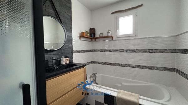 PUILBOREAU MAISON PLAIN PIED AVEC JARDIN GARAGE ATELIER  Puilboreau