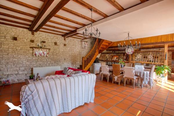 Maison à vendre |  Ginouillac |  5 pièces | 177 m²