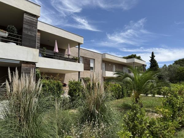 Villeneuve-lès-Avignon (30400) Appartement avec grande terrasse