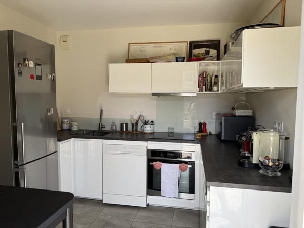 Villeneuve-lès-Avignon (30400) Appartement avec grande terrasse