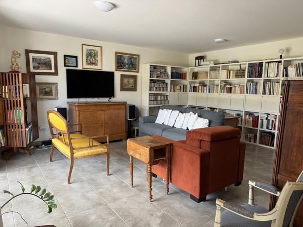 Villeneuve-lès-Avignon (30400) Appartement avec grande terrasse