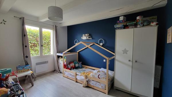 Maison traditionnelle au calme avec piscine partagée