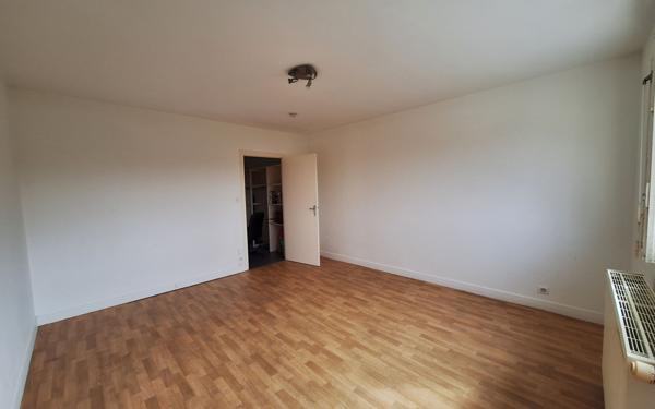 Appartement à louer    1 pièce • 33,72 m2 Saint-Yrieix-la-Perche