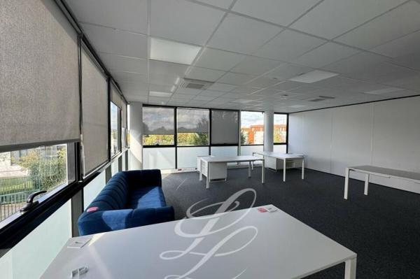 Location - BUREAUX 491 m 2