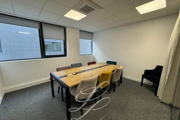 Location - BUREAUX 491 m 2