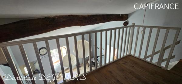 Très Belle Maison en pierres dominant la Vallée de l'Eyrieux avec une vue splendide. 3 chambres, un grand séjour et une piscine.