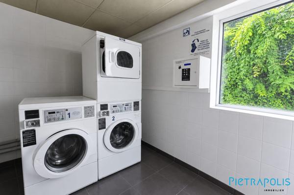 STUDIO RENOVE  A CALUIRE PROCHE DES TRANSPORTS ET DES COMMERCES