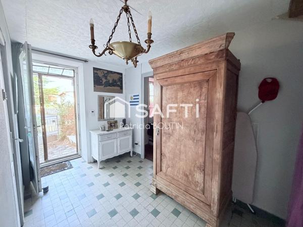 MAISON DE VILLAGE 3 CHAMBRES + BUREAU ET GARAGE A CHAMPDENIERS