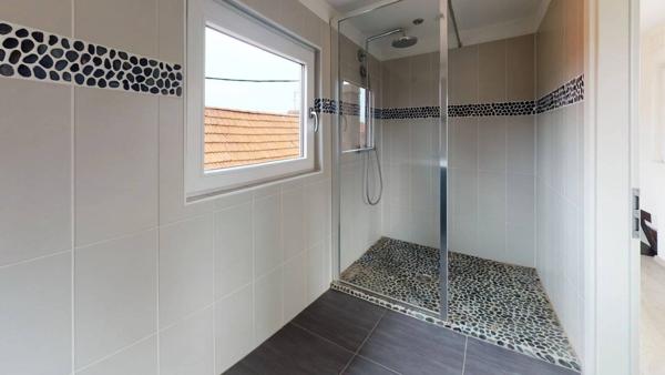 Charmante Maison de Ville Atypique de 160 m² - Proche de Toutes Commodités