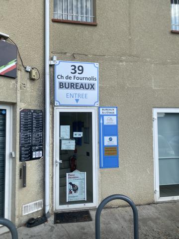 31170 Tournefeuille Location local 1 055 € C.C (*) / Réference: M1456