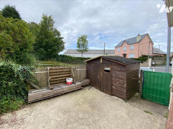 BAISSE DE PRIX! ENSEMBLE IMMOBILIER AVEC LOCAUX COMMERCIAUX ET HABITATIONS