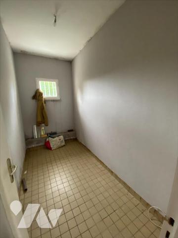 BAISSE DE PRIX! ENSEMBLE IMMOBILIER AVEC LOCAUX COMMERCIAUX ET HABITATIONS