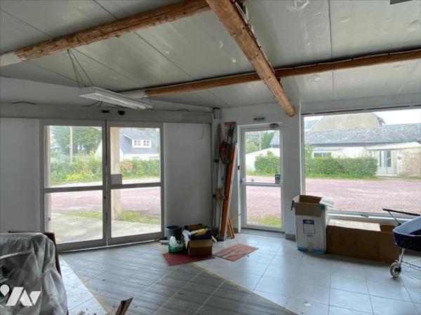 BAISSE DE PRIX! ENSEMBLE IMMOBILIER AVEC LOCAUX COMMERCIAUX ET HABITATIONS