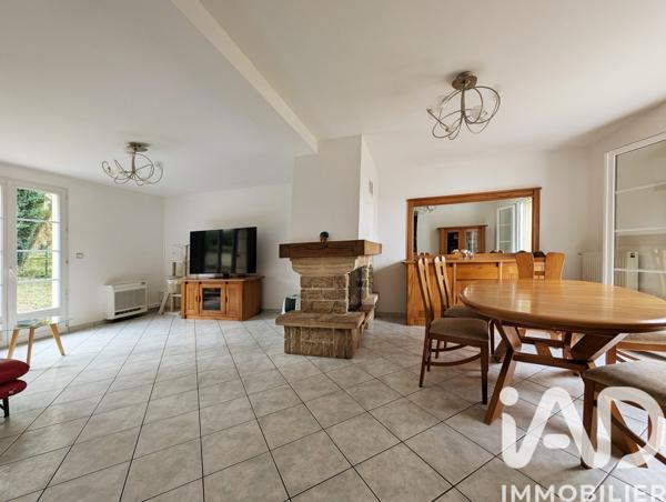Maison à vendre 9 pièces 195 m² Le Coudray-Montceaux