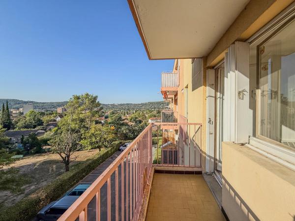Vente                                                      Appartement
                        
                     4 pièces                      65 m2                     à Draguignan