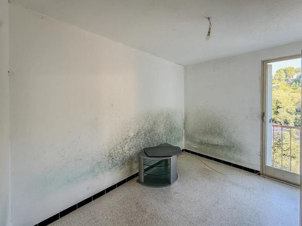 Vente                                                      Appartement
                        
                     4 pièces                      65 m2                     à Draguignan