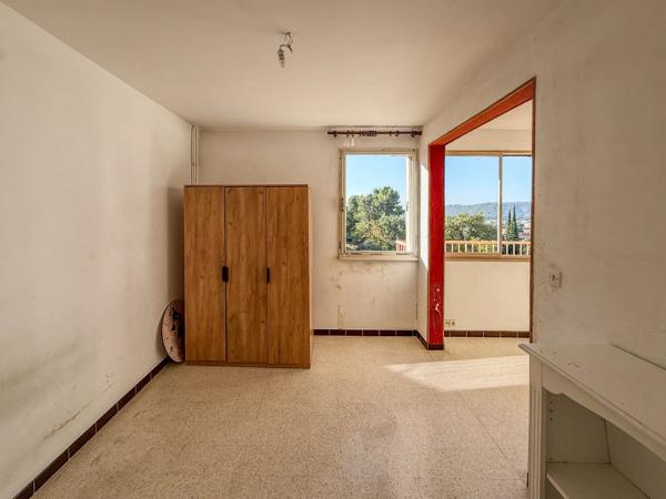 Vente                                                      Appartement
                        
                     4 pièces                      65 m2                     à Draguignan
