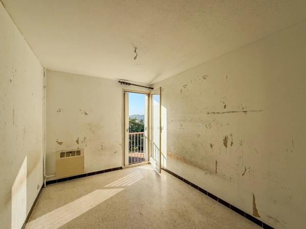 Vente                                                      Appartement
                        
                     4 pièces                      65 m2                     à Draguignan