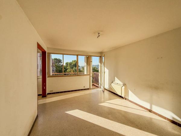 Vente                                                      Appartement
                        
                     4 pièces                      65 m2                     à Draguignan