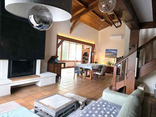 Biscarrosse – Propriété d’inspiration basque avec piscine & potentiel foncier