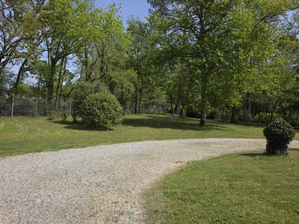 Biscarrosse – Propriété d’inspiration basque avec piscine & potentiel foncier