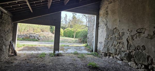 Bâtiment agricole avec terrain à Saint-Romain