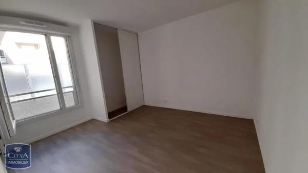 Appartement à louer 3 pièces 58.15m² Melun (77000)