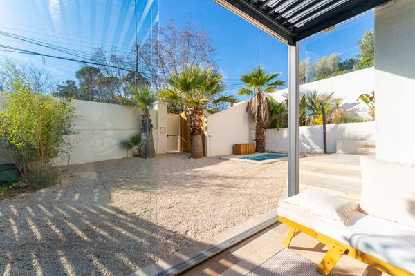 Bas de villa type 2 avec jardin et piscine