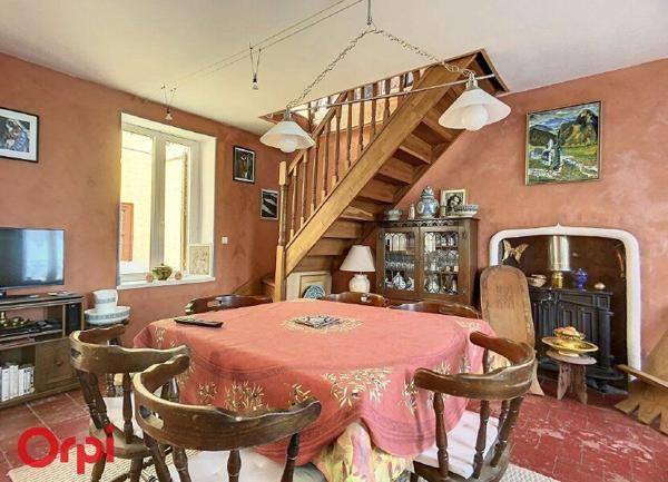 Maison à vendre    5 pièces •  Bézenet