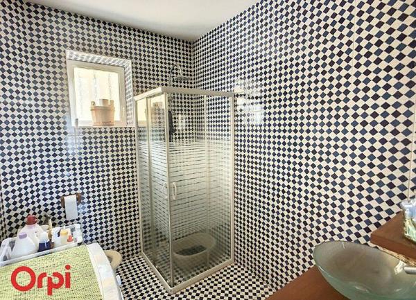 Maison à vendre    5 pièces •  Bézenet