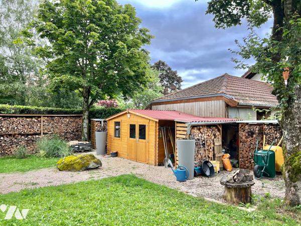 Grande propriété d’une surface de 450m² habitable, 680m² utile sur un terrain de 2.408m².