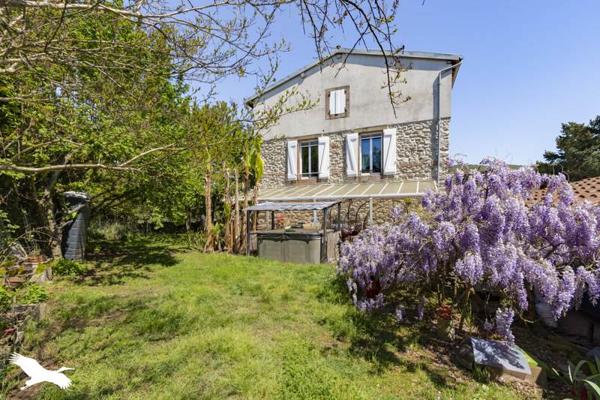 Maison à vendre |  Saint-Jean-de-Verges |  10 pièces | 174 m²